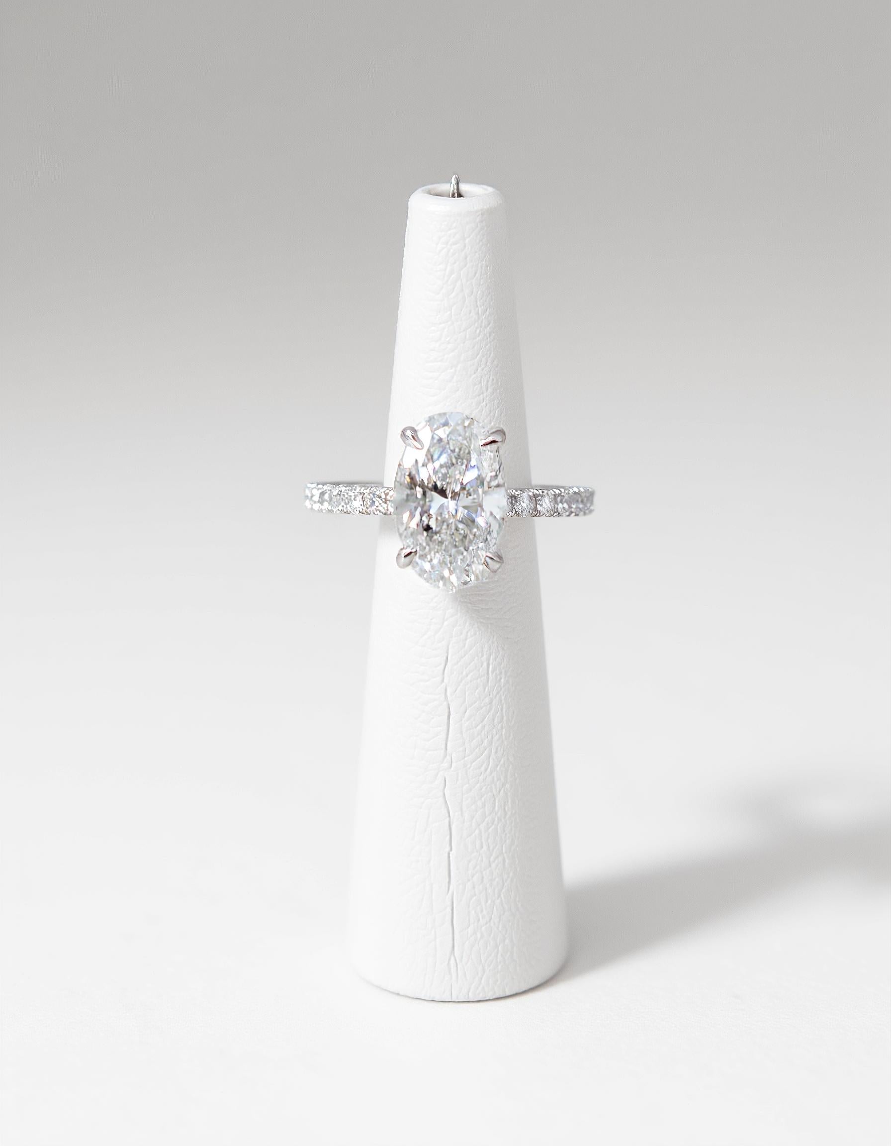 "Stella" Oval Shape Claw prong Diamond ring with Pave&