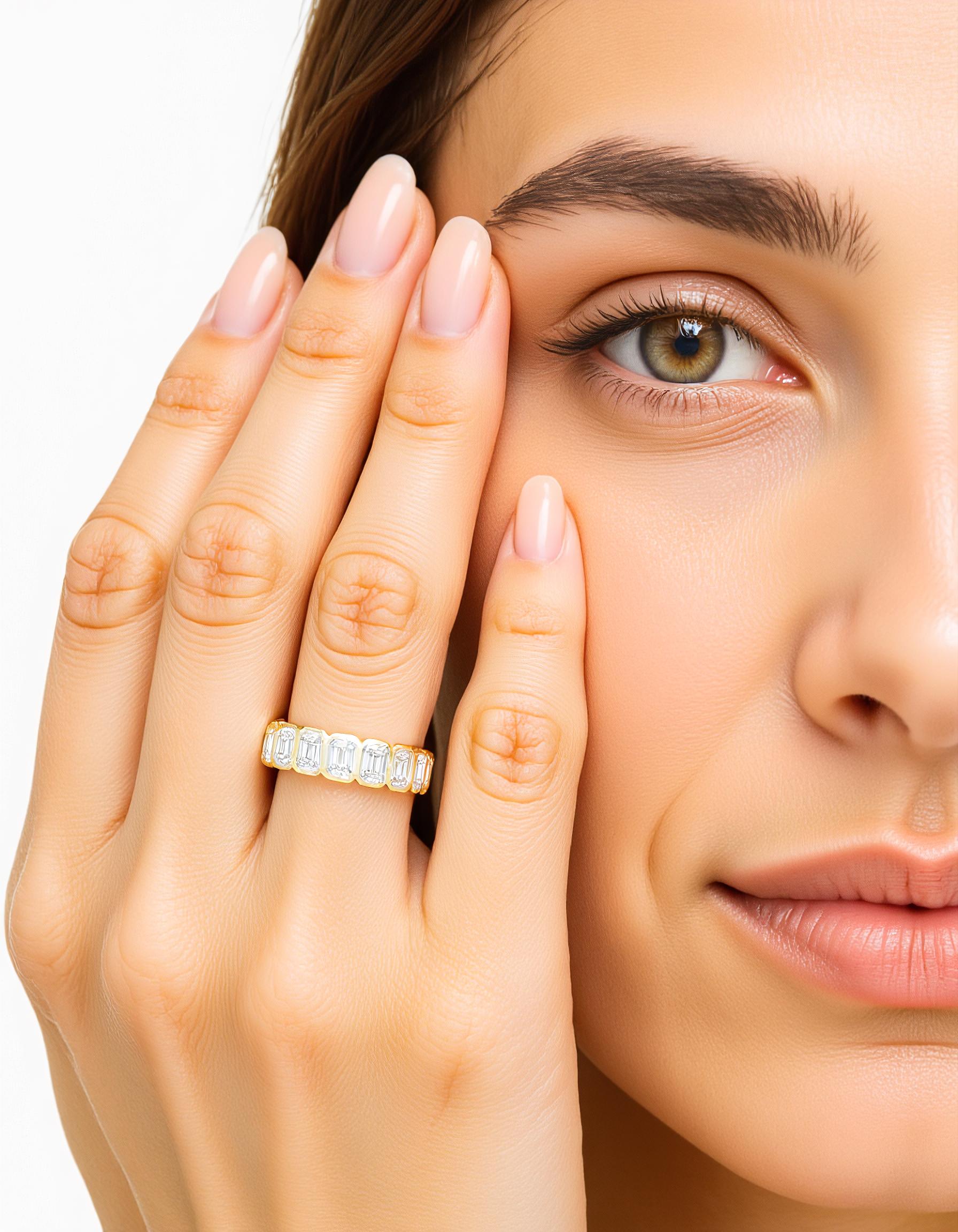 "Janela" Emerald cut Bezel set Eternity Band