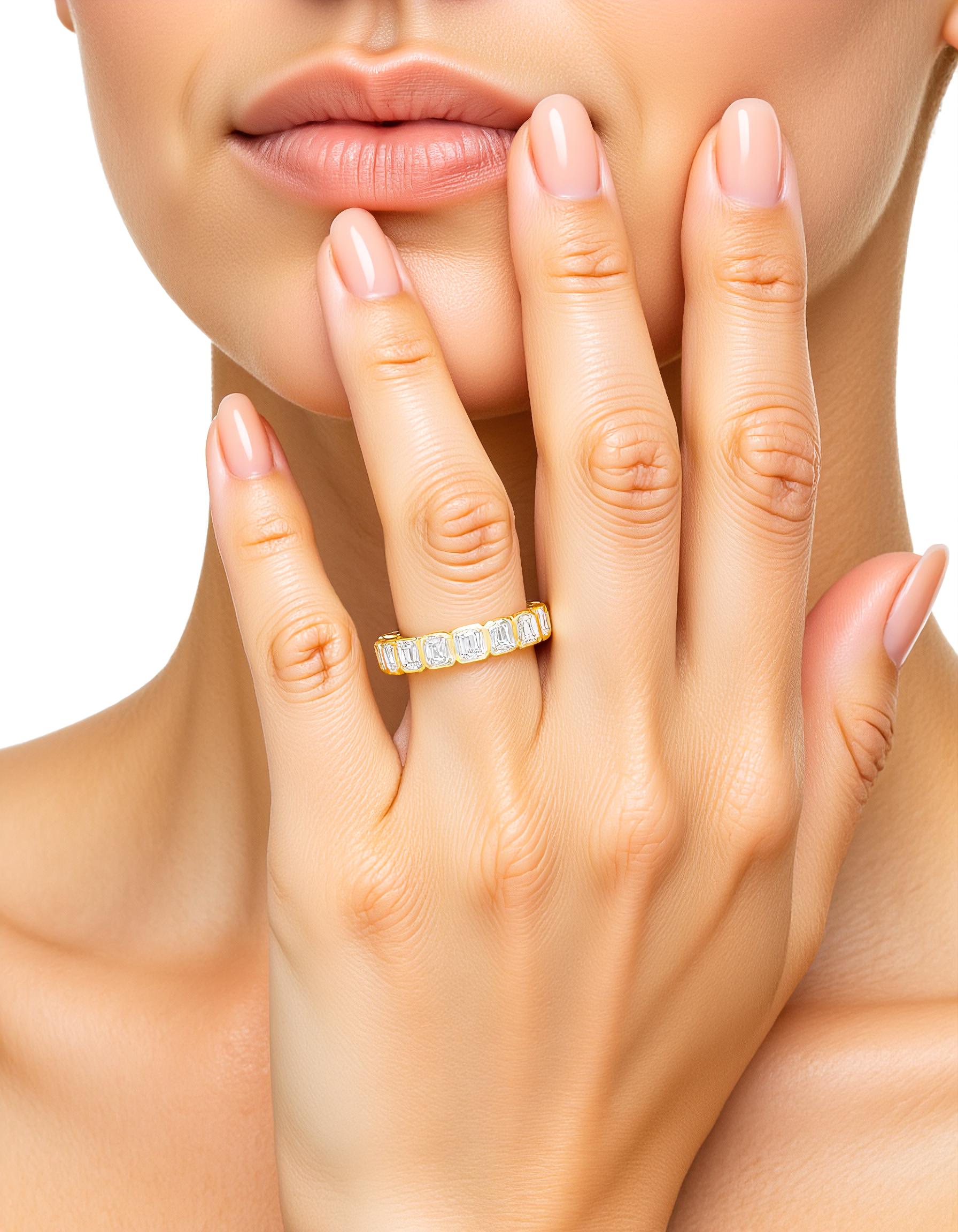 "Janela" Emerald cut Bezel set Eternity Band