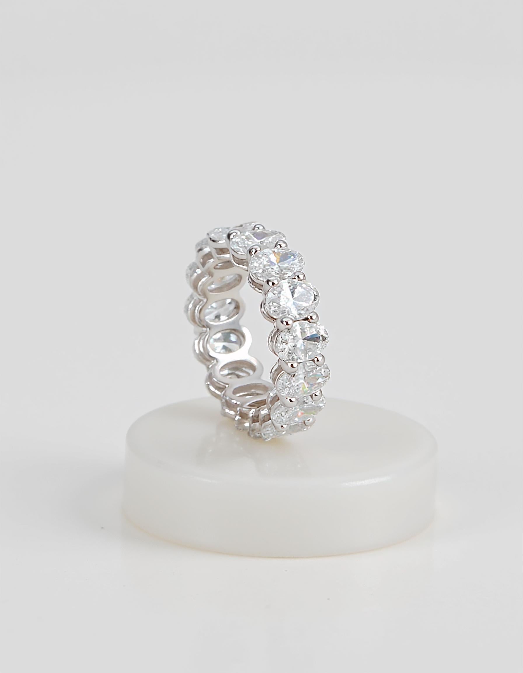 "Luna" Classic Basket Oval cut Prong set Eternity Band