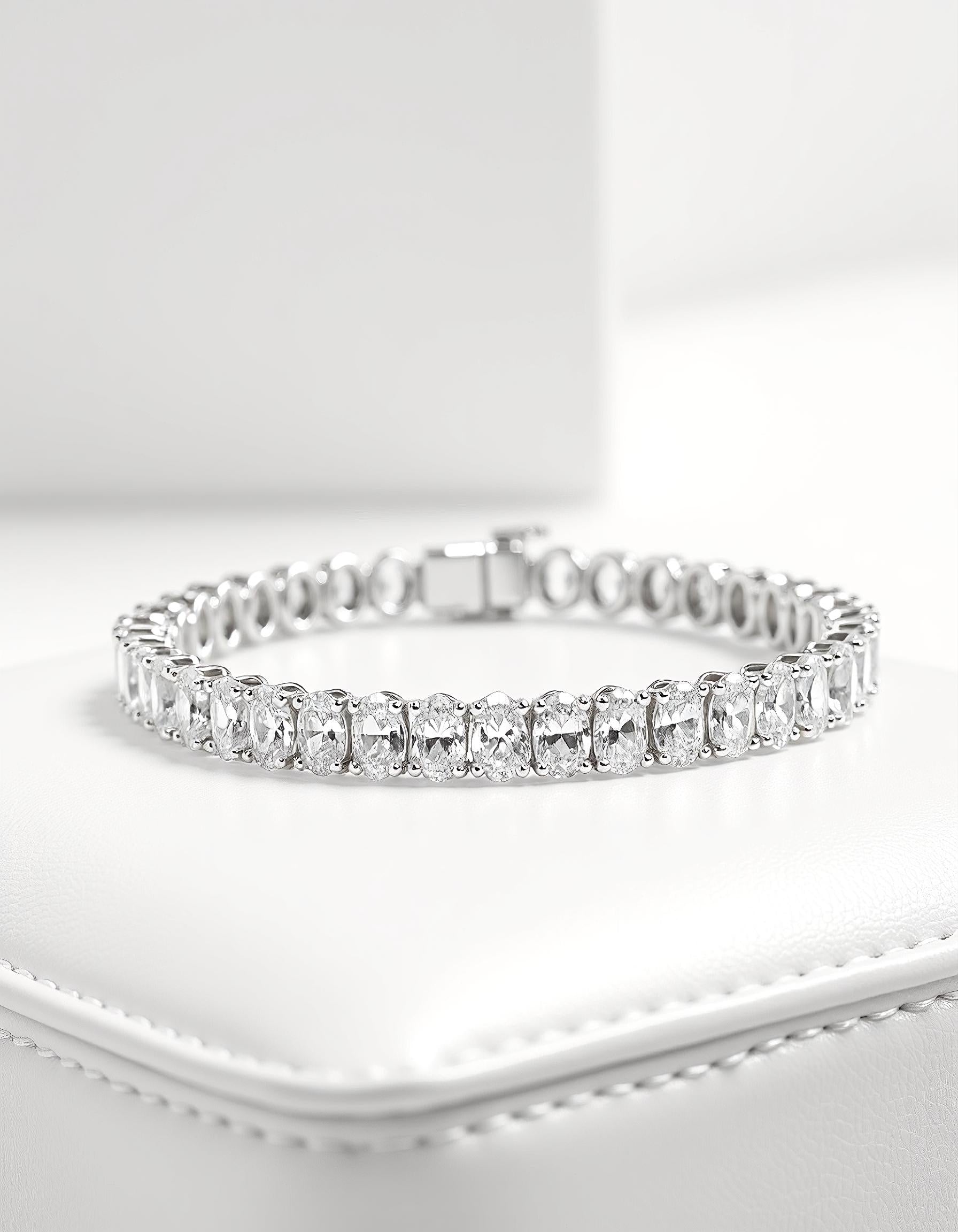 "Fyndi" Classic basket Oval Cut Prong set Tennis Bracelet