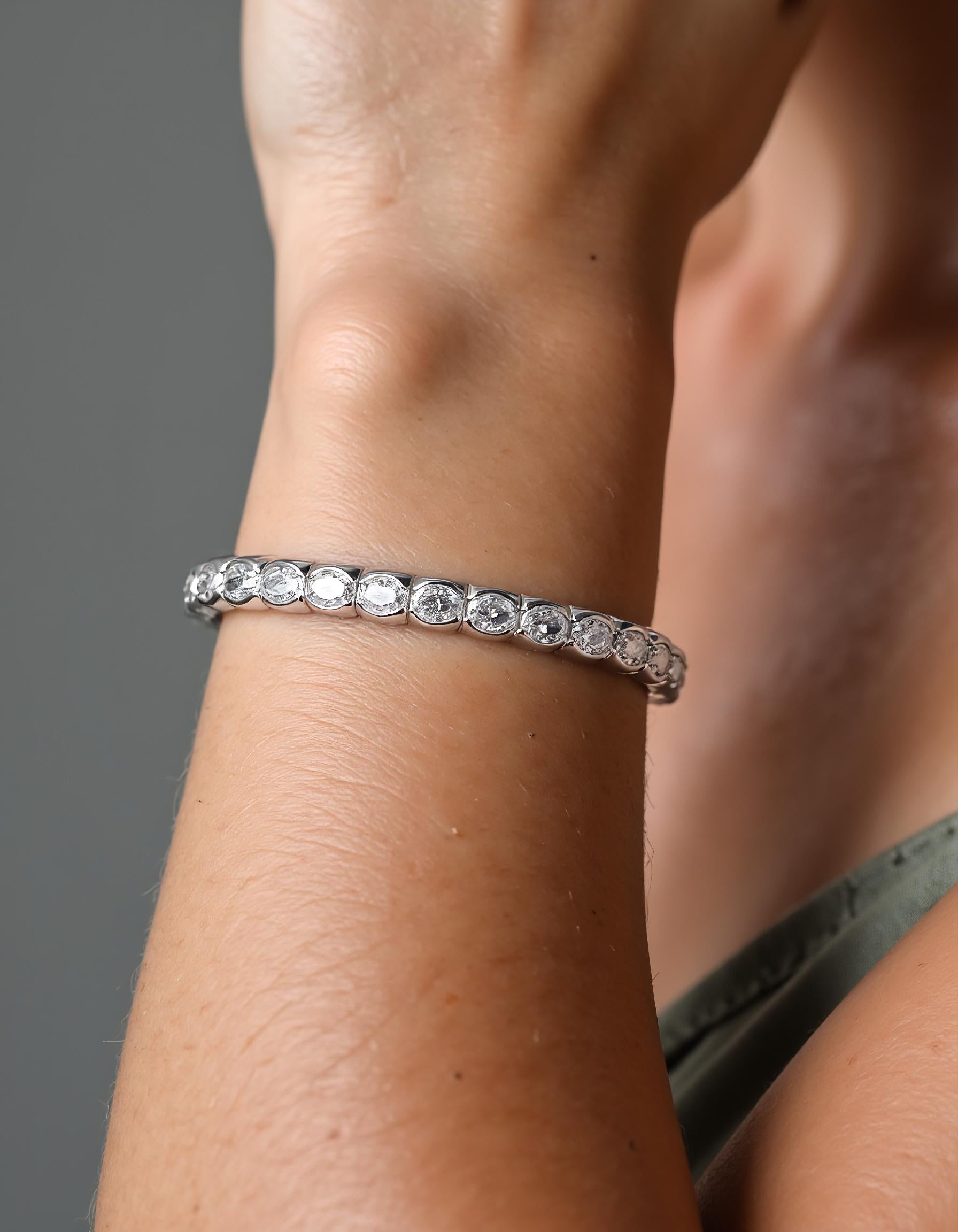 "Alina" Horizontally set Oval Cut Bezel Set Stretchy Bangle