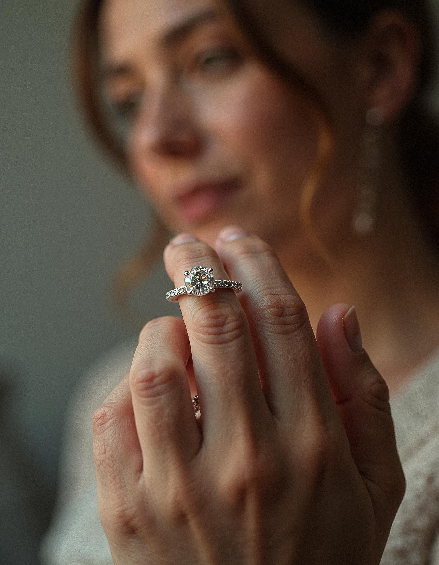 "Lona" Round brilliant Cut diamond solitaire With Pave&