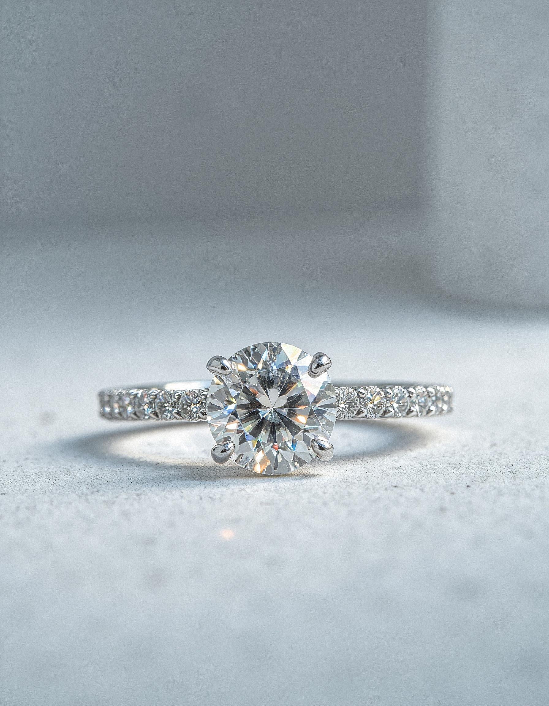 "Lona" Round brilliant Cut diamond solitaire With Pave&