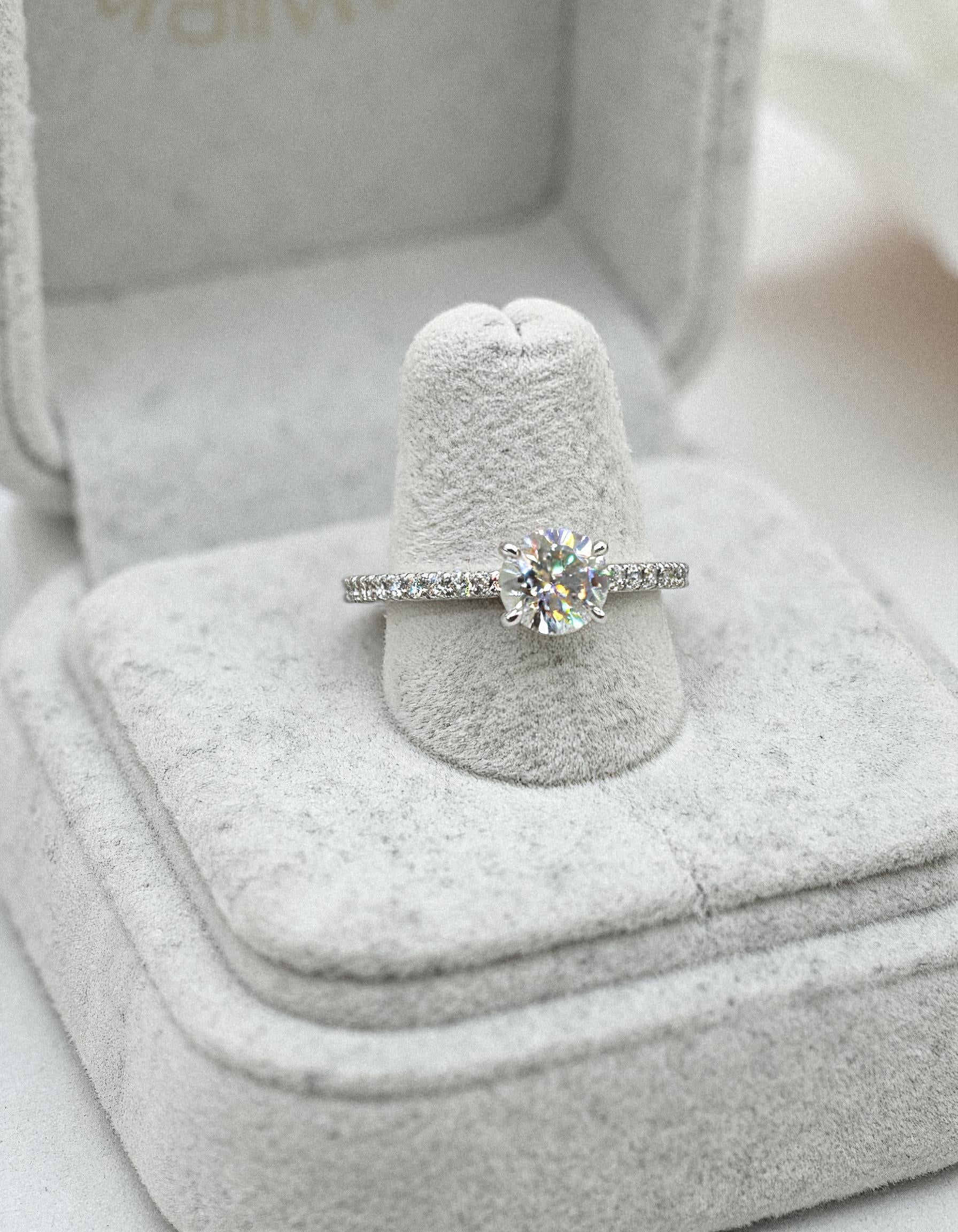 "Lona" Round brilliant Cut diamond solitaire With Pave&