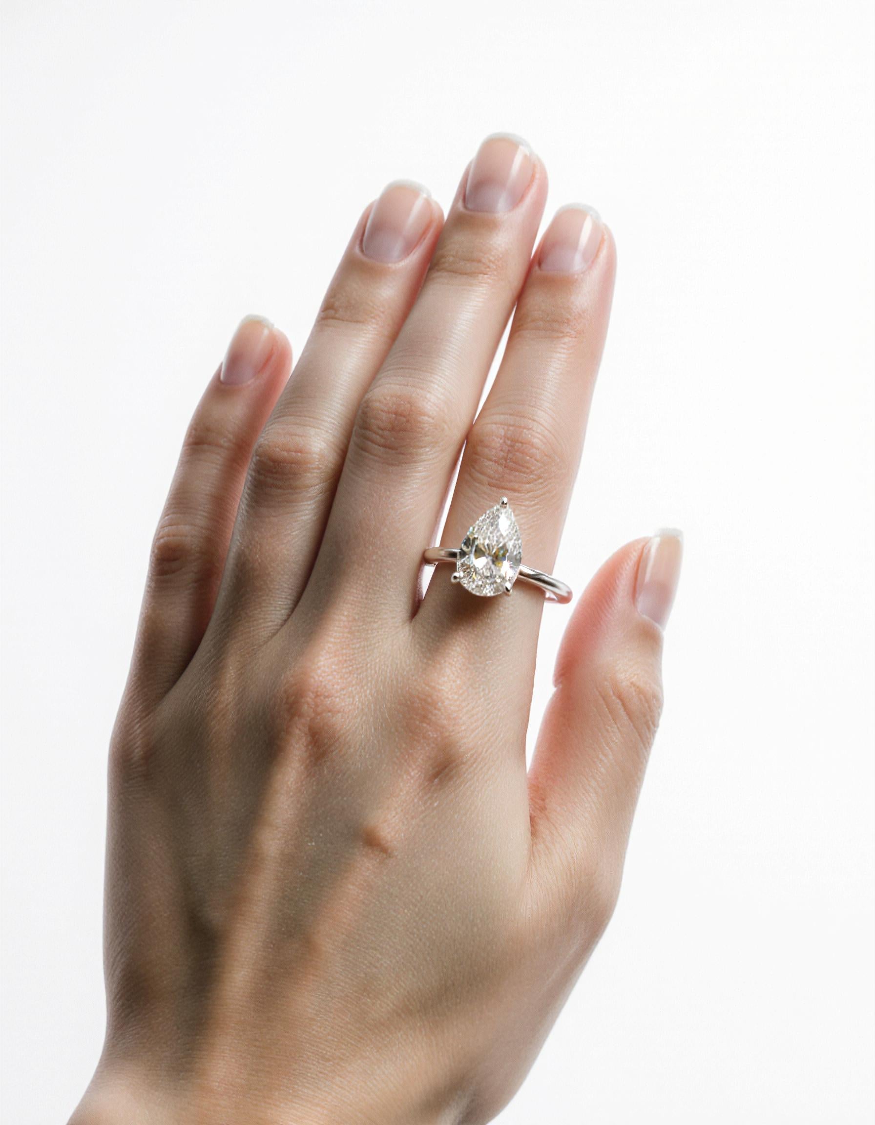 "Kiki" Pear Shape Cut diamond solitaire in Prong setting