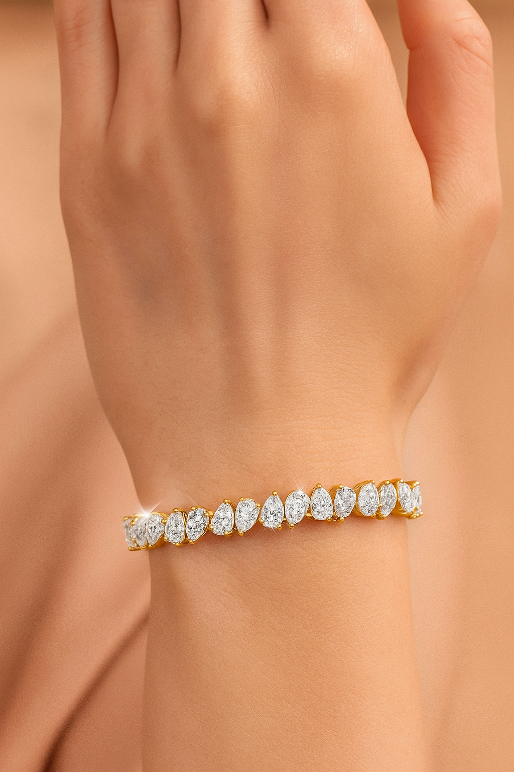 5.00-5.50ct total weight "Vera" Pear Shape Bracelet (0.08ct each)