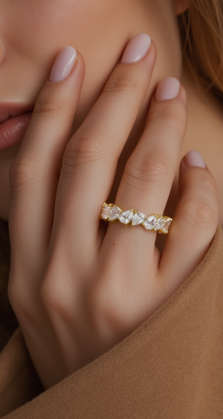 2.90ct-3.20ct total weight "Kris" Pear Shape Band (0.15ct Each)