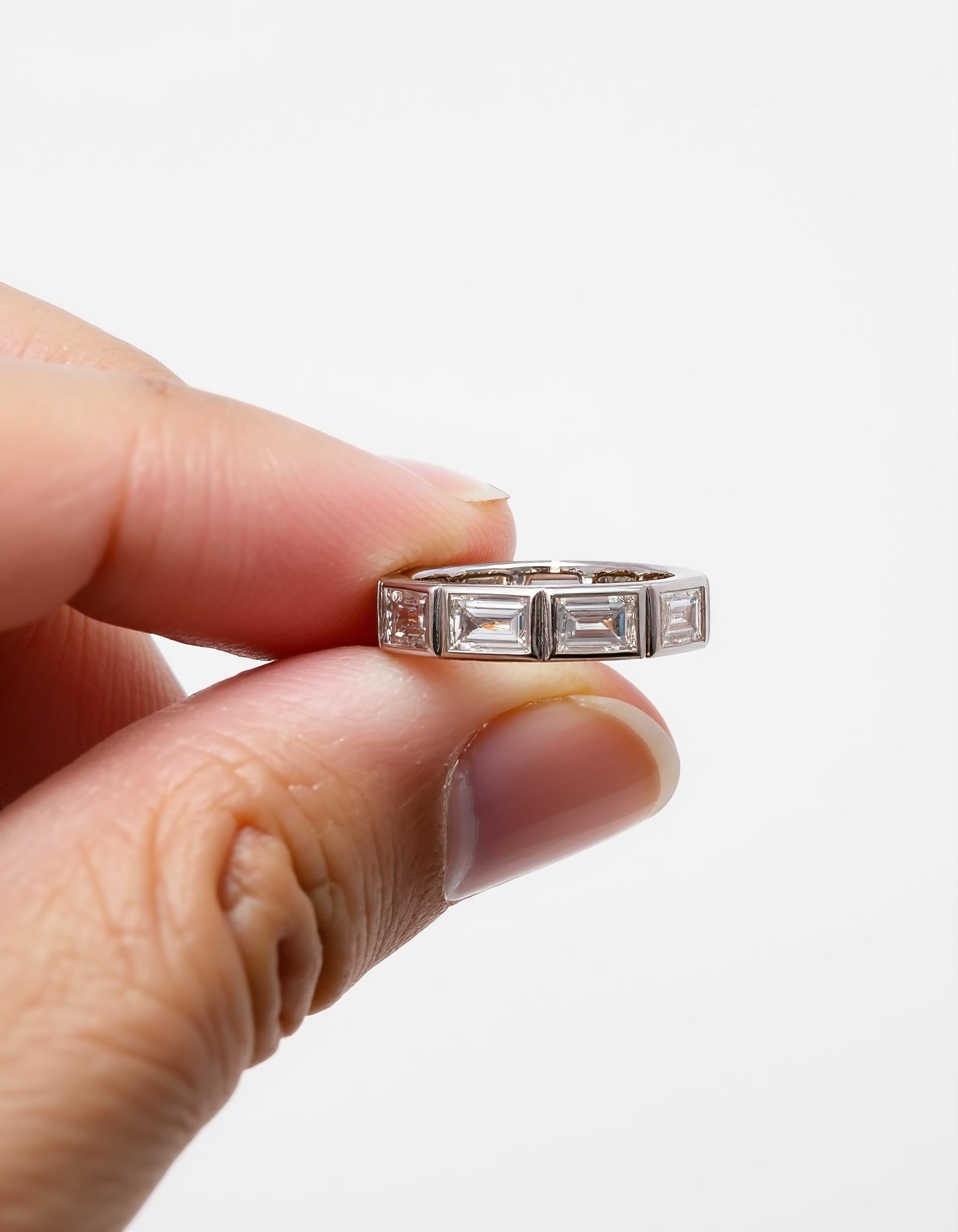 &quot;Styrka&quot; Horizontally set Baguette cut Bezel set Eternity Band