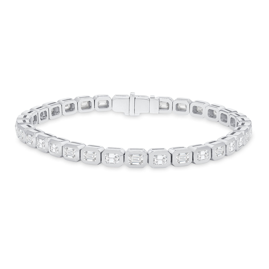 4.20-4.75ct total weight &quot;Ona&quot; Emerald cut Bracelet (0.15ct each)