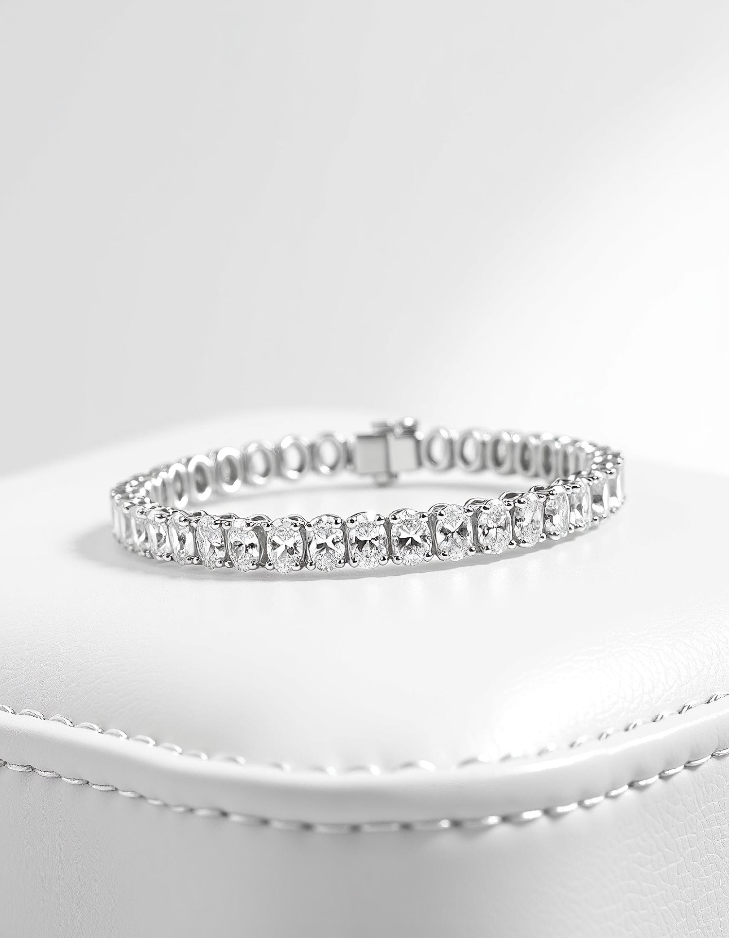 &quot;Fyndi&quot; Classic basket Oval Cut Prong set Tennis Bracelet