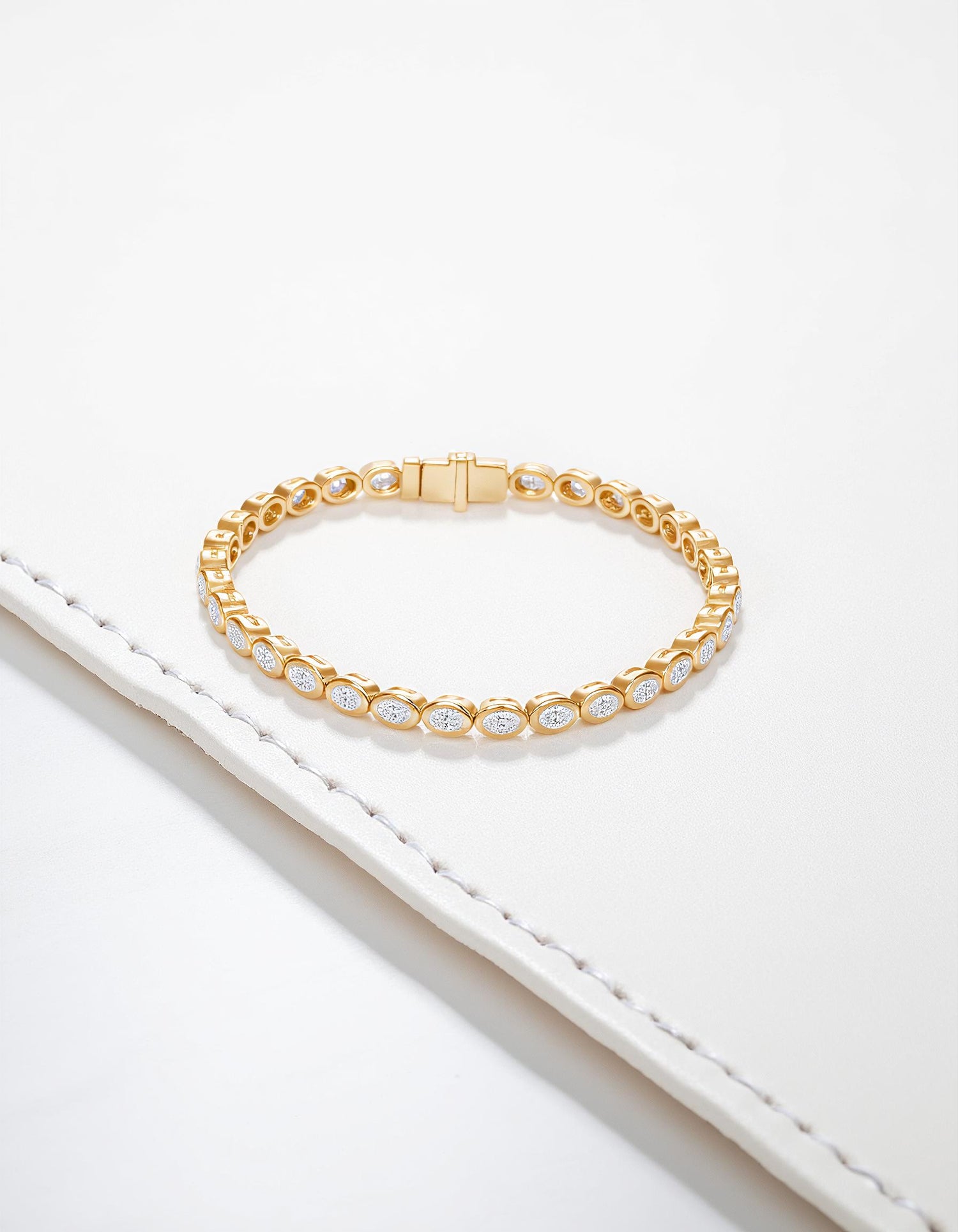 &quot;Lia&quot; Horizontally set Oval cut Bezel Set Tennis Bracelet