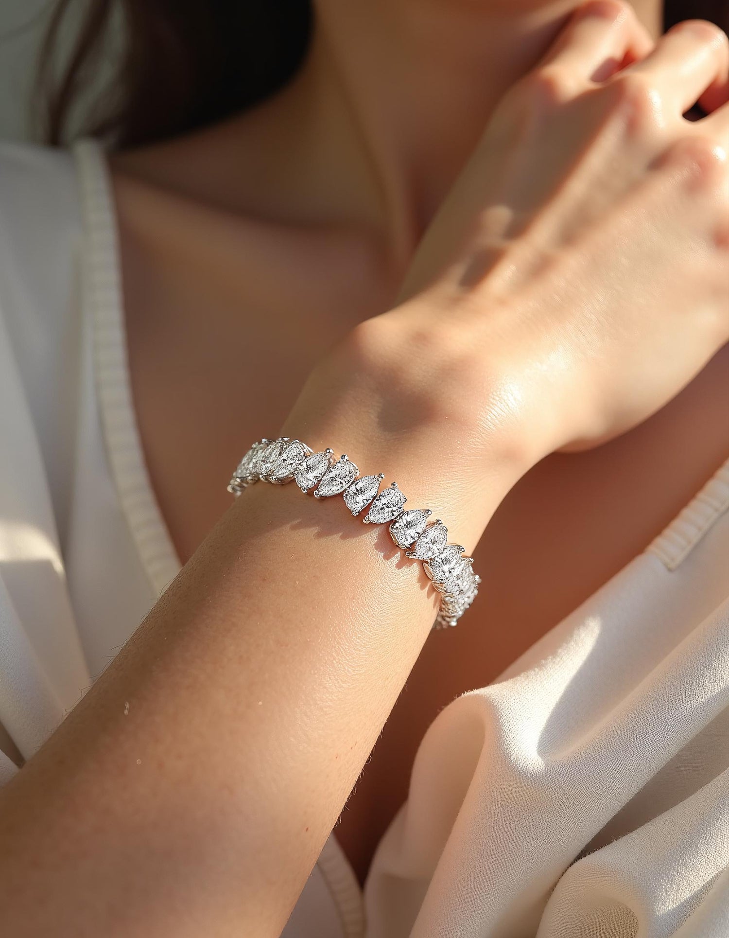 &quot;Vera&quot; Slanted set Pear Shape Prong Set Tennis Bracelet