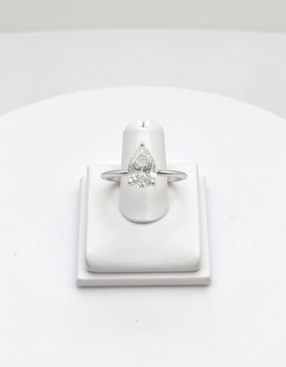 &quot;Kiki&quot; Pear Shape Cut diamond solitaire in Prong setting