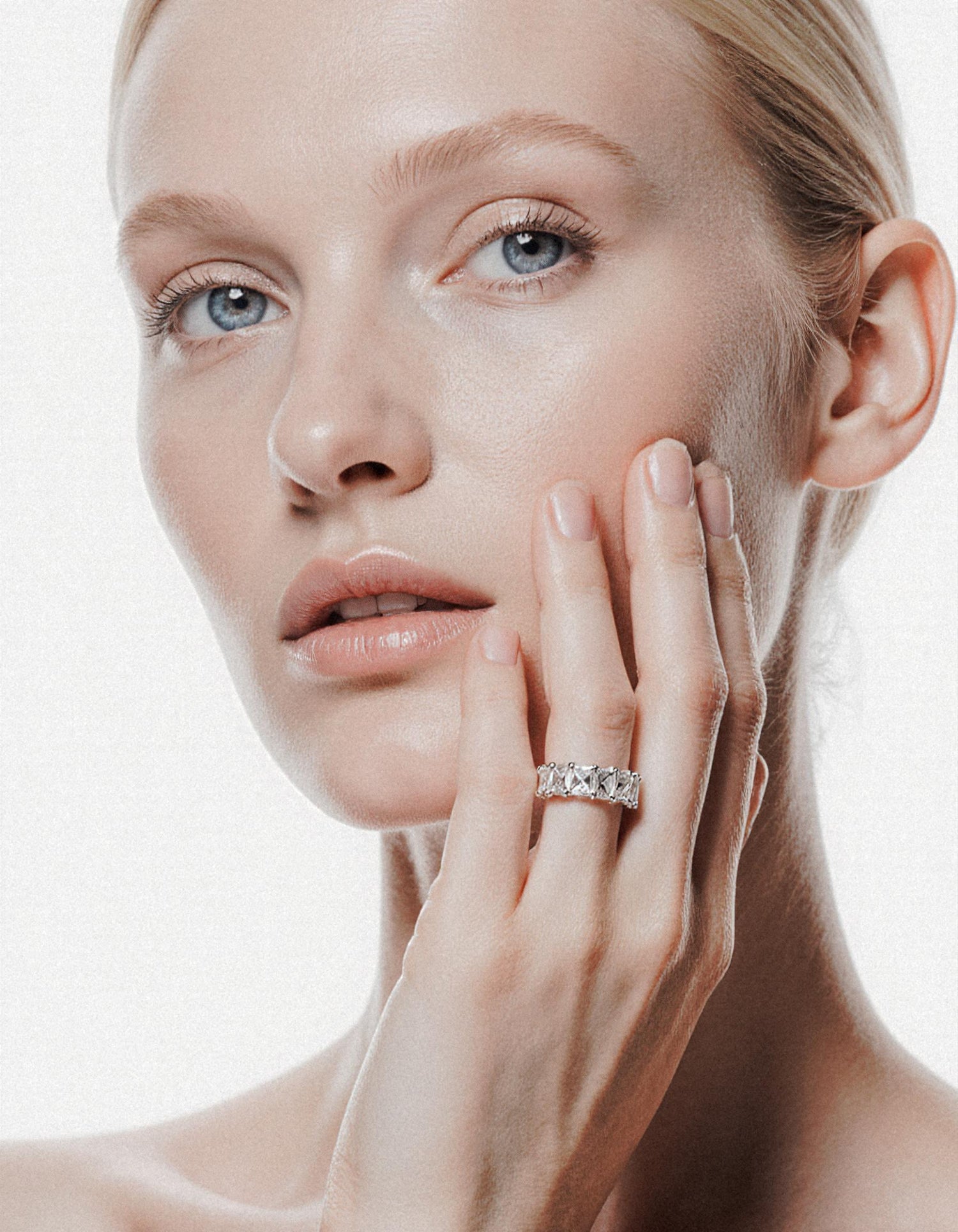 &quot;Millena&quot; Baguette French cut Prong Set Classic basket Eternity Band