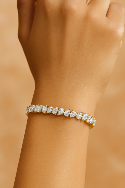 5.00-5.50ct total weight &quot;Vera&quot; Pear Shape Bracelet (0.08ct each)