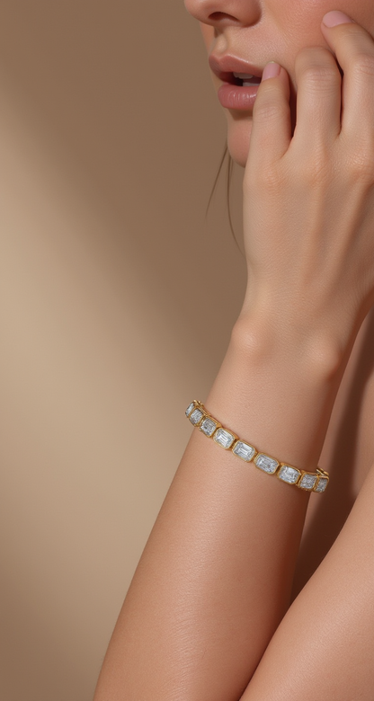 4.20-4.75ct total weight &quot;Ona&quot; Emerald cut Bracelet (0.15ct each)