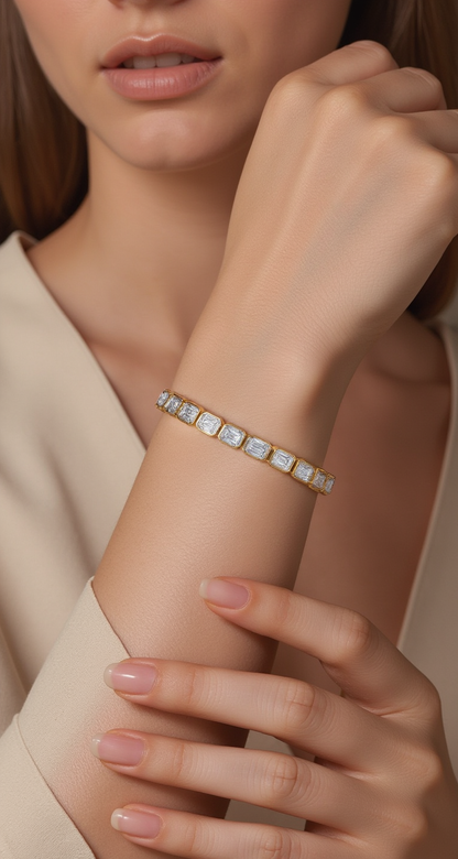4.20-4.75ct total weight &quot;Ona&quot; Emerald cut Bracelet (0.15ct each)
